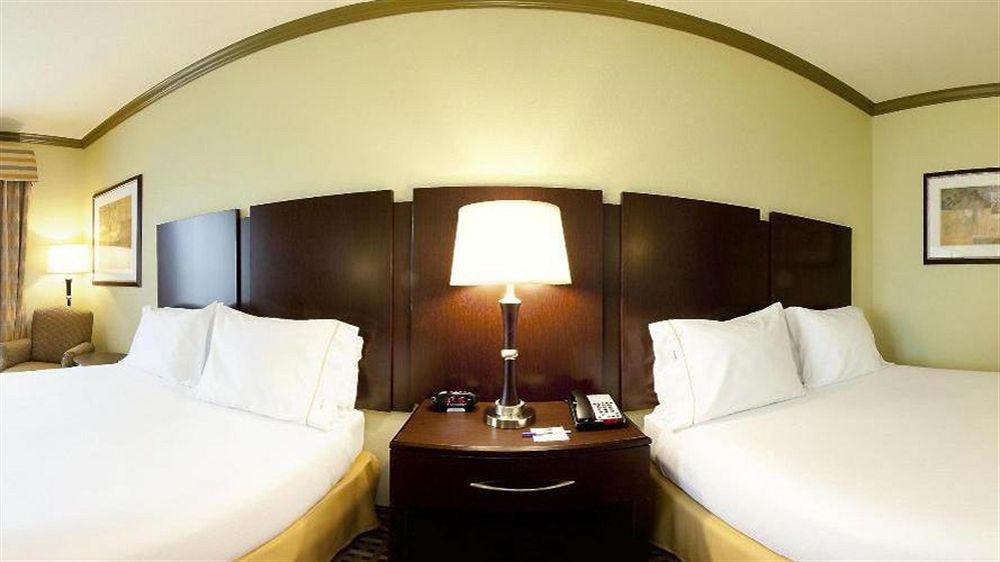 Holiday Inn Express & Suites Fort Worth - Fossil Creek By Ihg Buitenkant foto